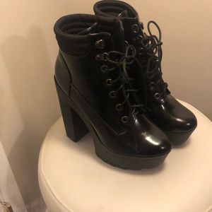 Fashion Nova boots